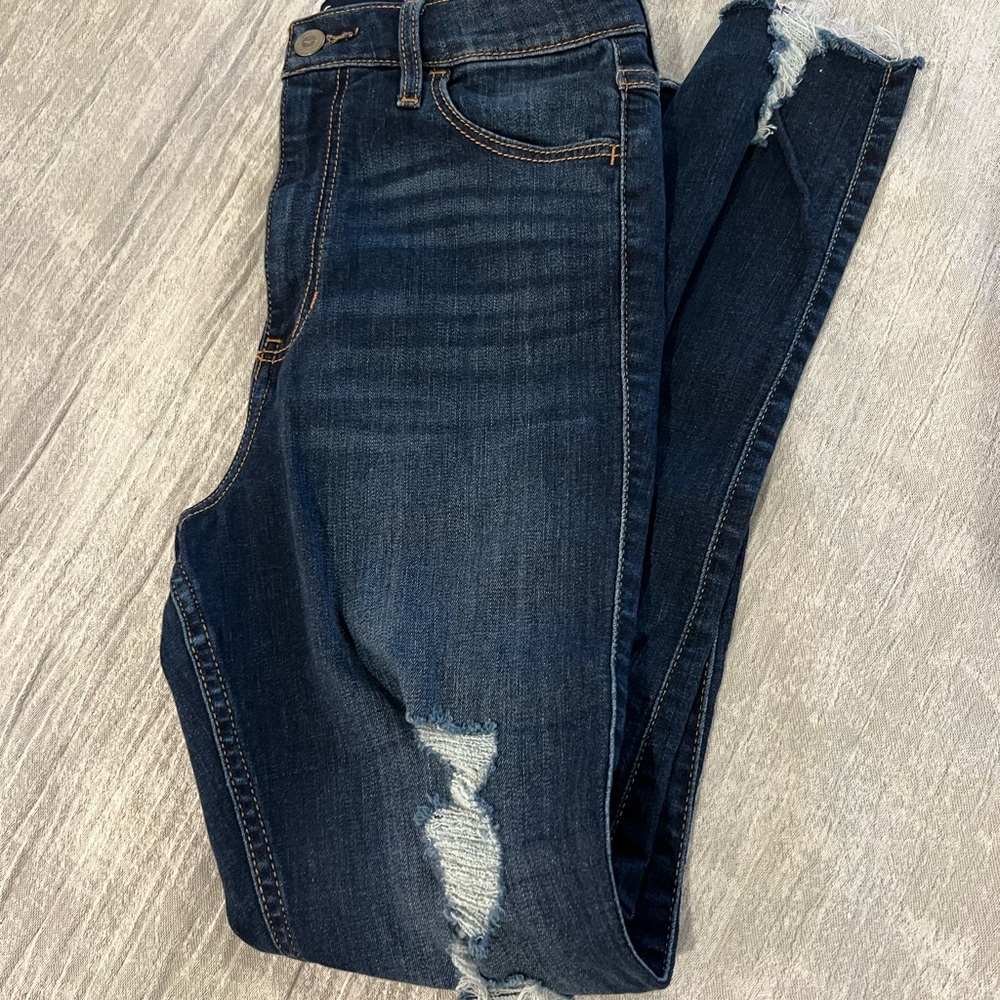 Hollister Ultra High Rise crop super skinny W27 L26 distressed size 5 5R